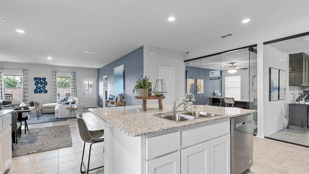 1732 LEEVON Lane, Fort Worth, TX 76140