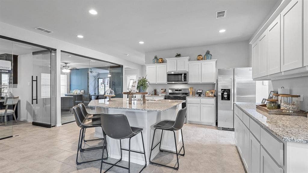 1732 LEEVON Lane, Fort Worth, TX 76140