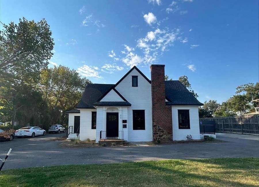 Property photo for 910 18th Street, Plano, TX
