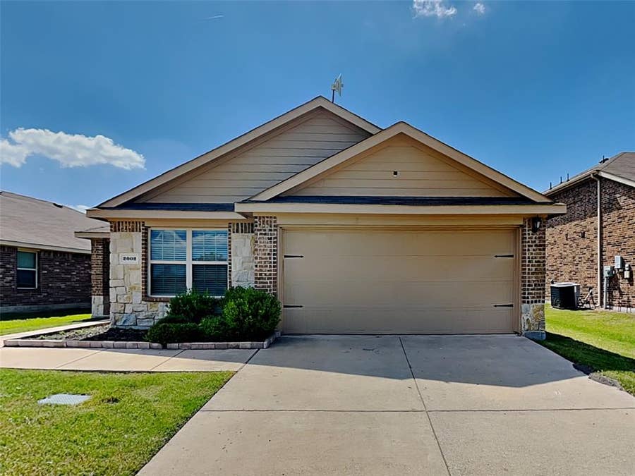 Property photo for 2002 Grimes Drive, Forney, TX