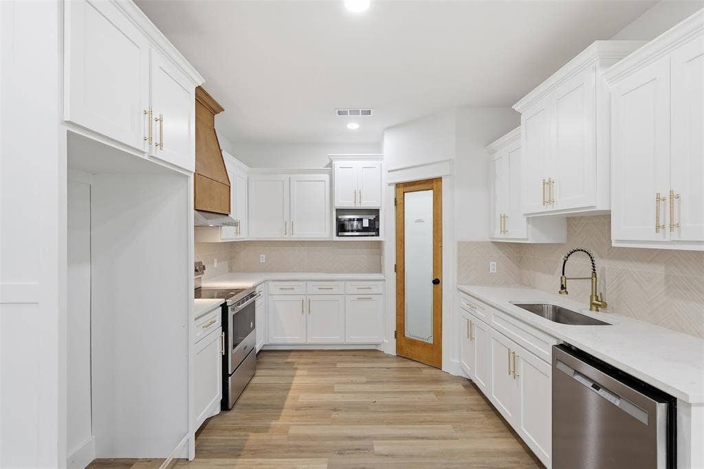 7694 Portwood Road, Azle, TX 76020 7694 Portwood Road, Azle, TX 76020