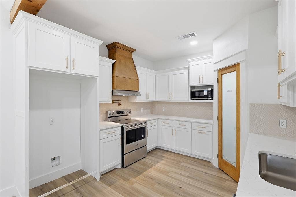7694 Portwood Road, Azle, TX 76020 7694 Portwood Road, Azle, TX 76020