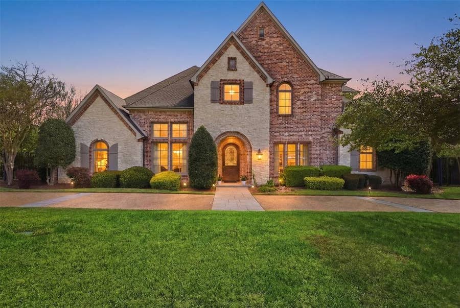 Property photo for 12046 Arbargee Circle, Dallas, TX