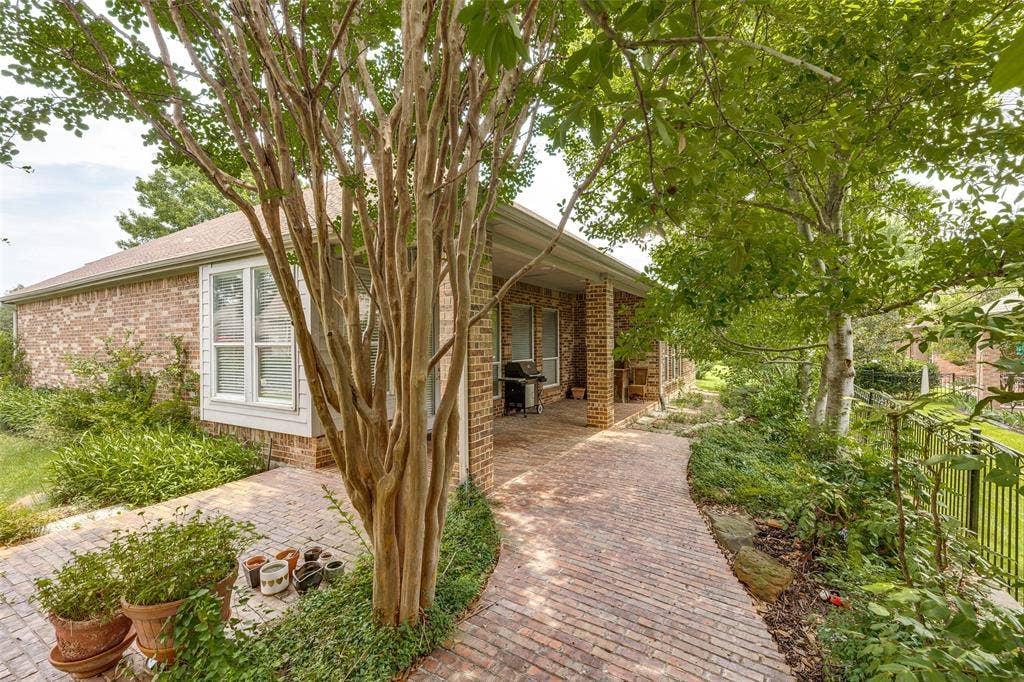 351 Southern Hills Drive, Fairview, TX 75069 Patio and side yard