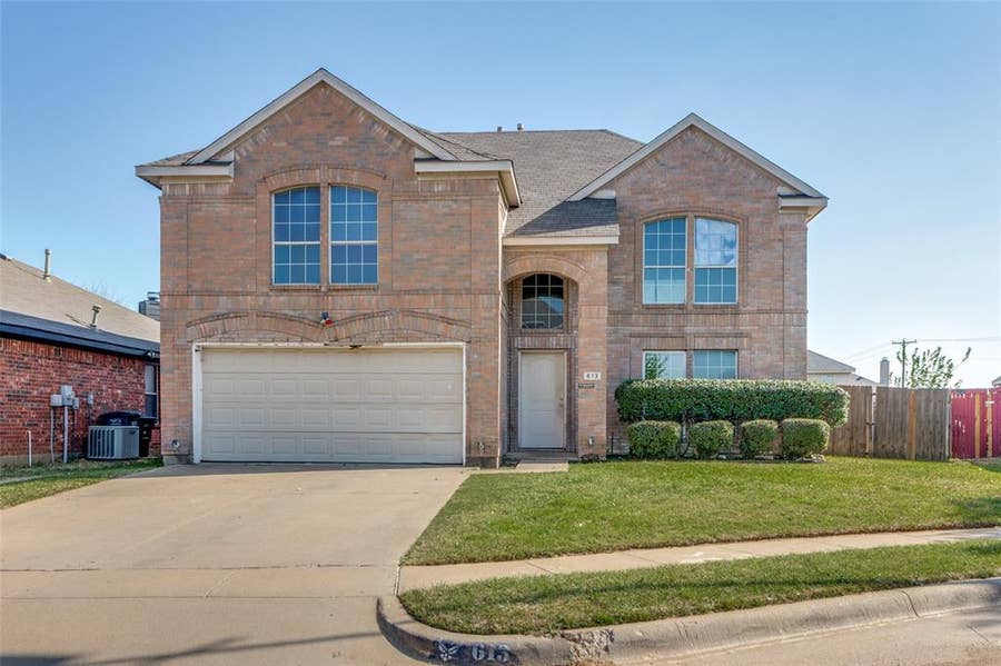 Property photo for 613 Prairie Gulch Drive, Fort Worth, TX