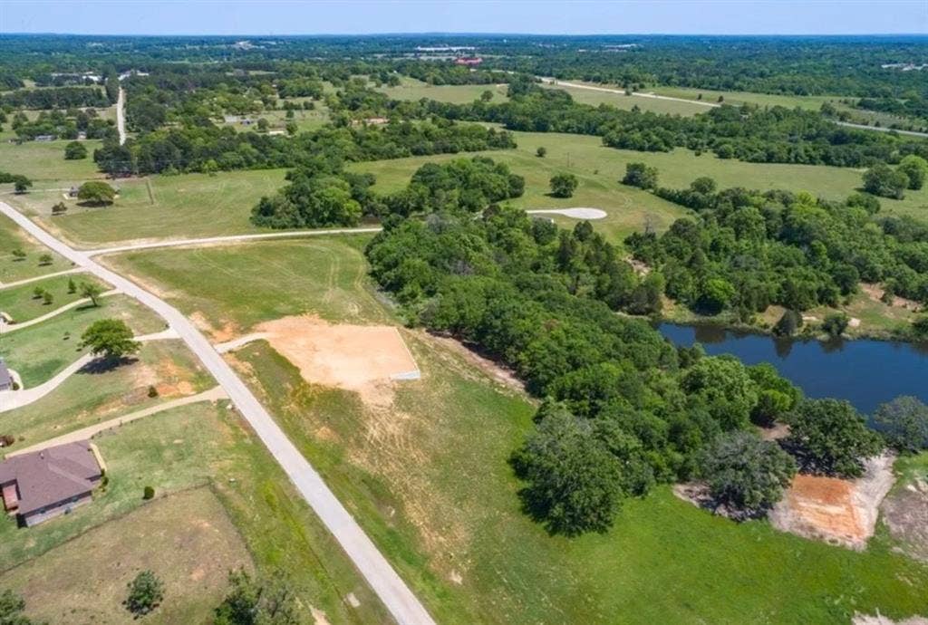 5395 Lago Vista Drive, Athens, TX 75752 5395 Lago Vista Drive, Athens, TX 75752