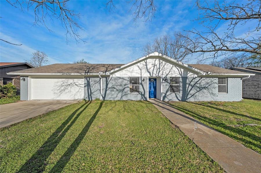 Property photo for 711 Rosedale Drive, Hewitt, TX