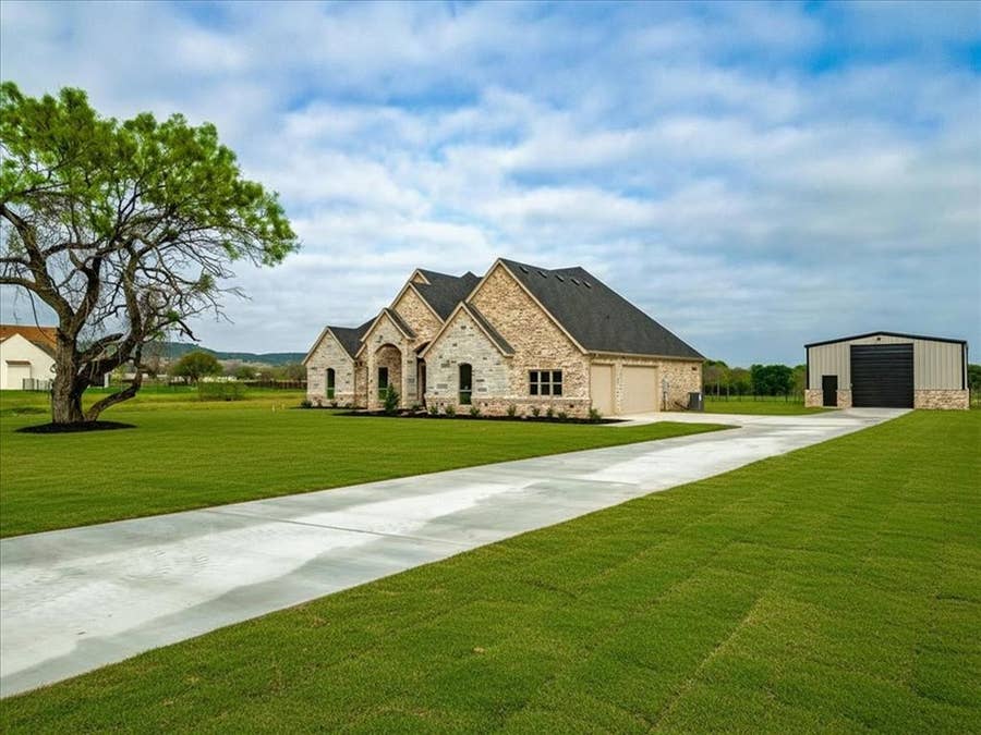 Property photo for 3031 Haylee Drive, Granbury, TX