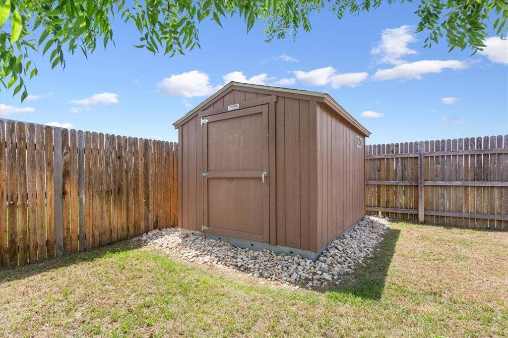 9448 Centennial Drive, Waco, TX 76708 9448 Centennial Drive, Waco, TX 76708