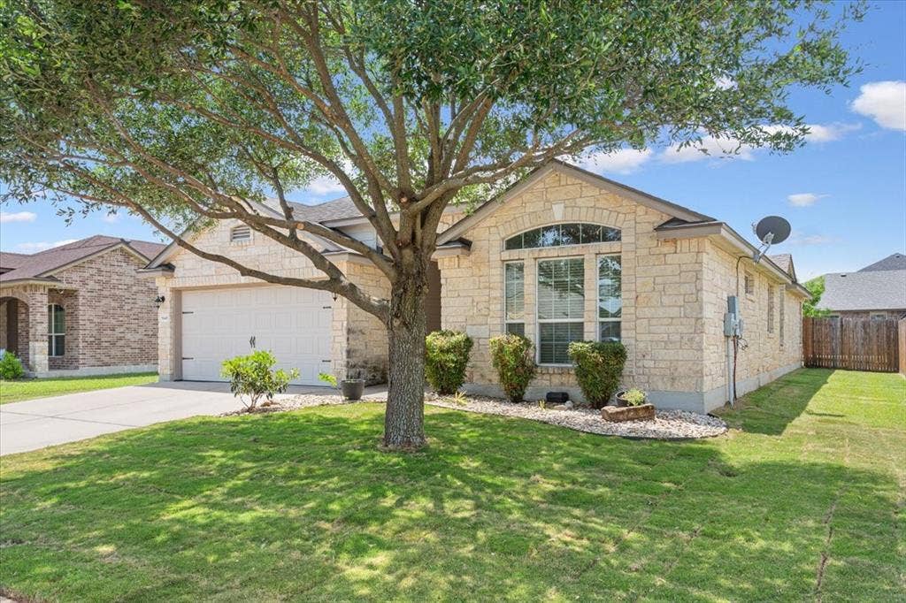 9448 Centennial Drive, Waco, TX 76708 9448 Centennial Drive, Waco, TX 76708