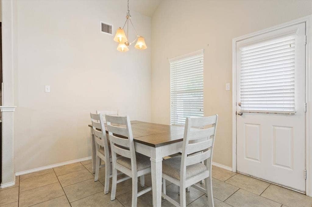 9448 Centennial Drive, Waco, TX 76708 9448 Centennial Drive, Waco, TX 76708