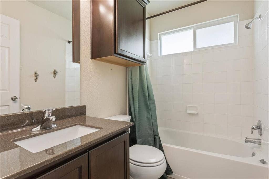 9448 Centennial Drive, Waco, TX 76708 9448 Centennial Drive, Waco, TX 76708