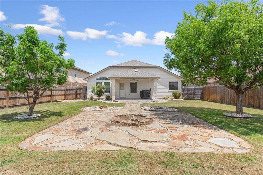 9448 Centennial Drive, Waco, TX 76708 9448 Centennial Drive, Waco, TX 76708