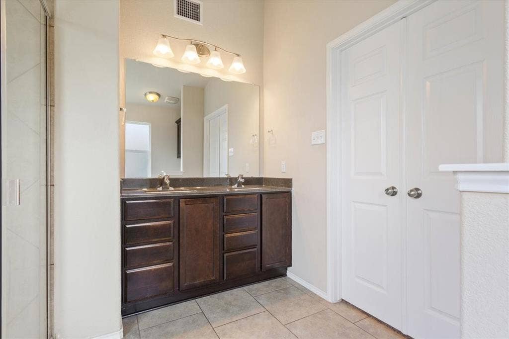 9448 Centennial Drive, Waco, TX 76708 9448 Centennial Drive, Waco, TX 76708