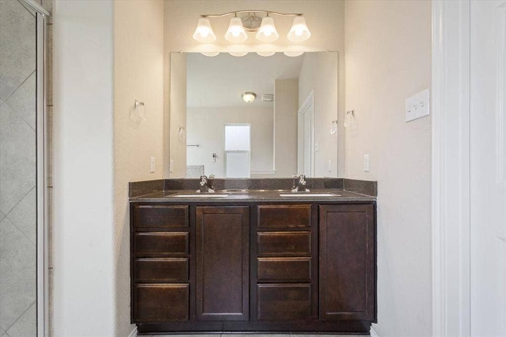 9448 Centennial Drive, Waco, TX 76708 9448 Centennial Drive, Waco, TX 76708
