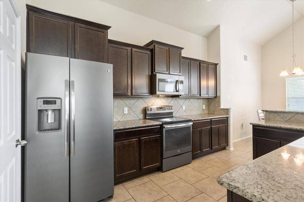 9448 Centennial Drive, Waco, TX 76708 9448 Centennial Drive, Waco, TX 76708