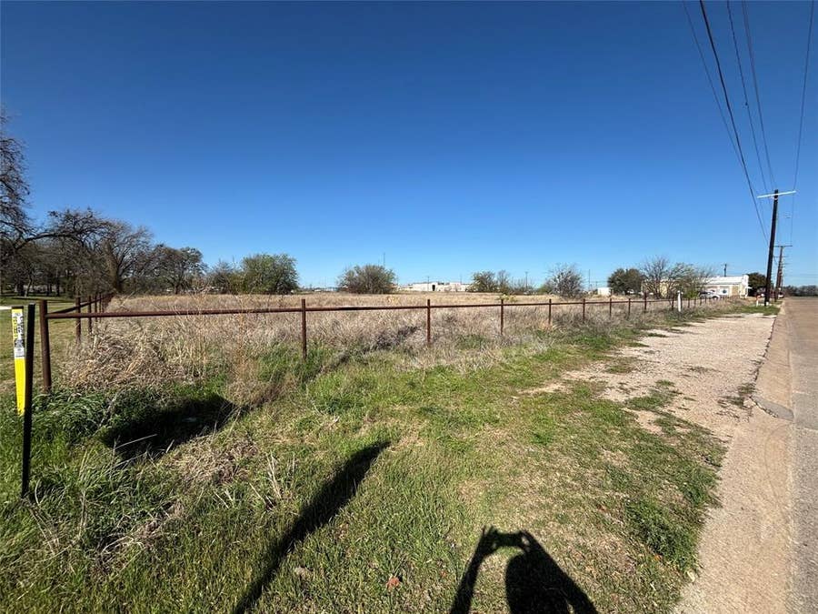Property photo for 302 N Park Street, Granbury, TX