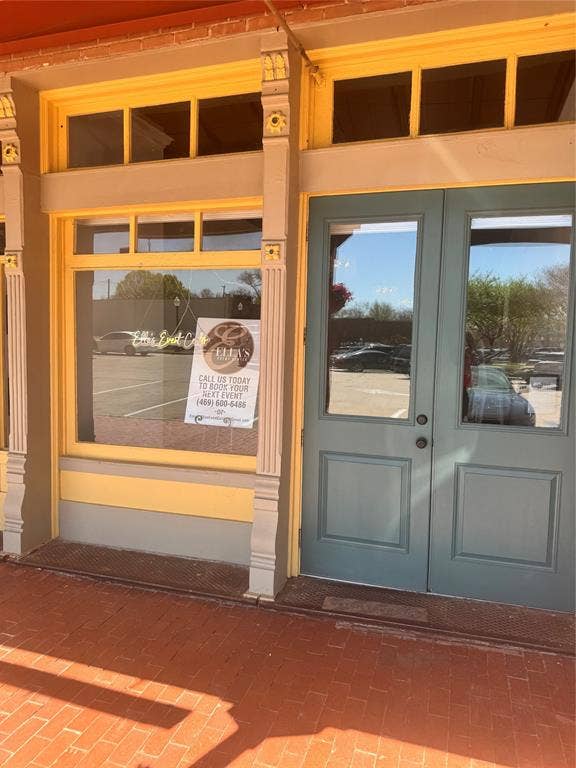 Property photo for 137 Historic Town Square, Lancaster, TX