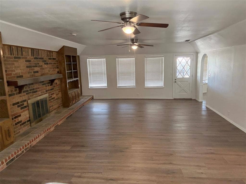 520 Baker Drive, Hurst, TX 76054 520 Baker Drive, Hurst, TX 76054