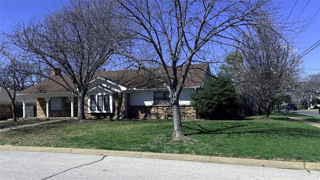 520 Baker Drive, Hurst, TX 76054 520 Baker Drive, Hurst, TX 76054