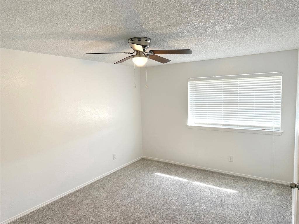 520 Baker Drive, Hurst, TX 76054 520 Baker Drive, Hurst, TX 76054
