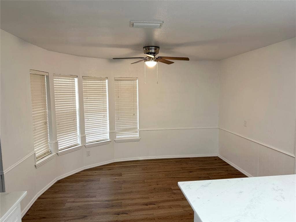 520 Baker Drive, Hurst, TX 76054 520 Baker Drive, Hurst, TX 76054