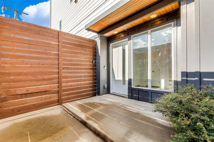 Property photo for 1505 N Garrett Avenue, #105, Dallas, TX