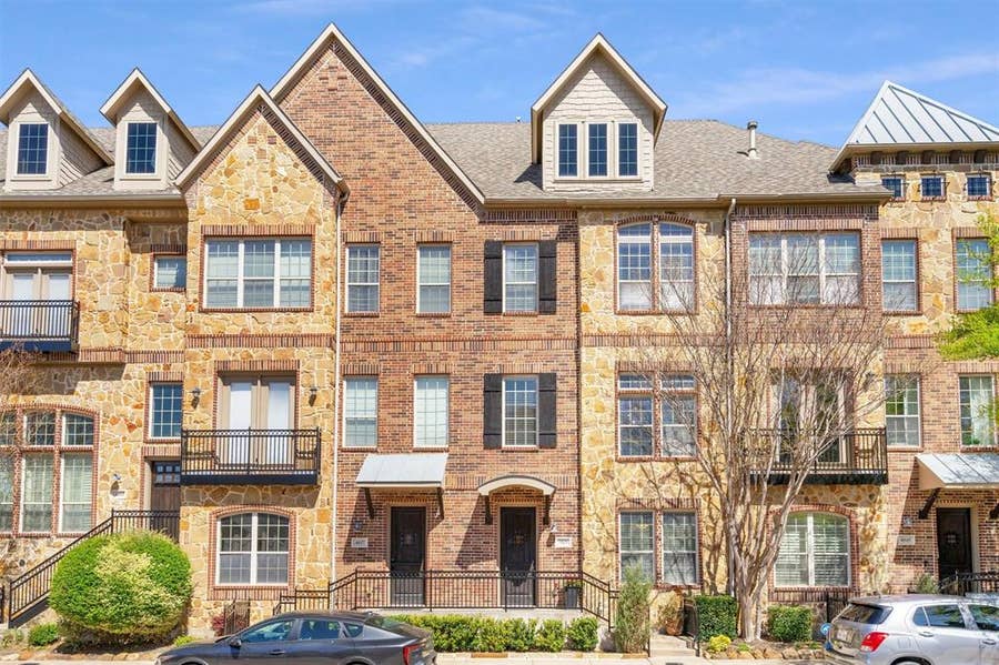Property photo for 4041 Winsor Drive, Farmers Branch, TX