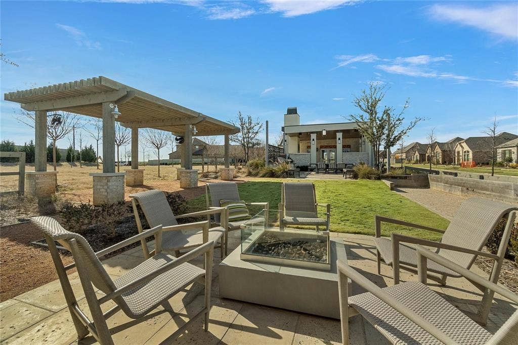 816 Trailside Lane, Argyle, TX 76226