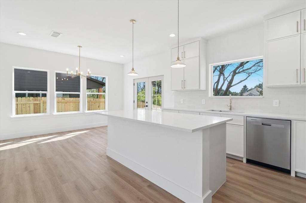 121 Lakeshore Lane, Glenn Heights, TX 75154 121 Lakeshore Lane, Glenn Heights, TX 75154