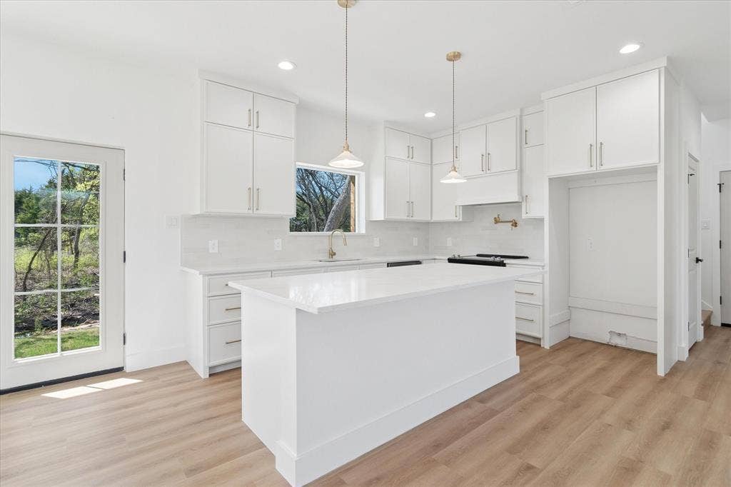 121 Lakeshore Lane, Glenn Heights, TX 75154 121 Lakeshore Lane, Glenn Heights, TX 75154