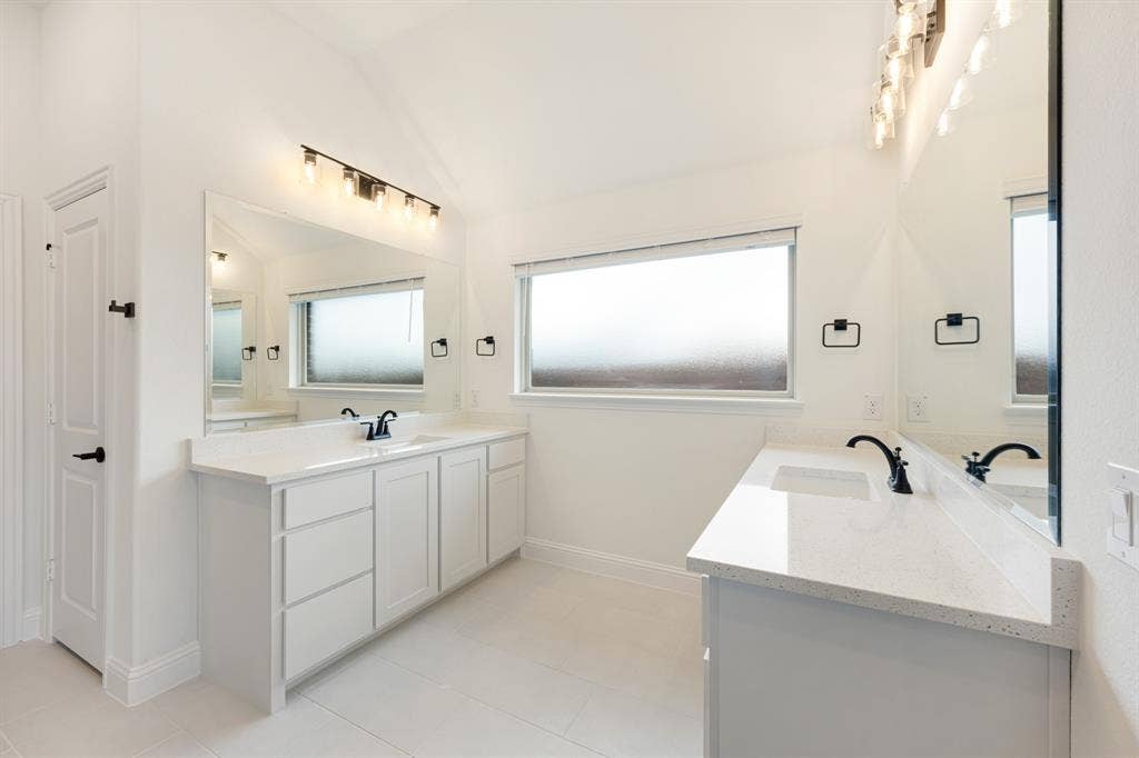 208 Sweetwater Drive, Commerce, TX 75428 208 Sweetwater Drive, Commerce, TX 75428