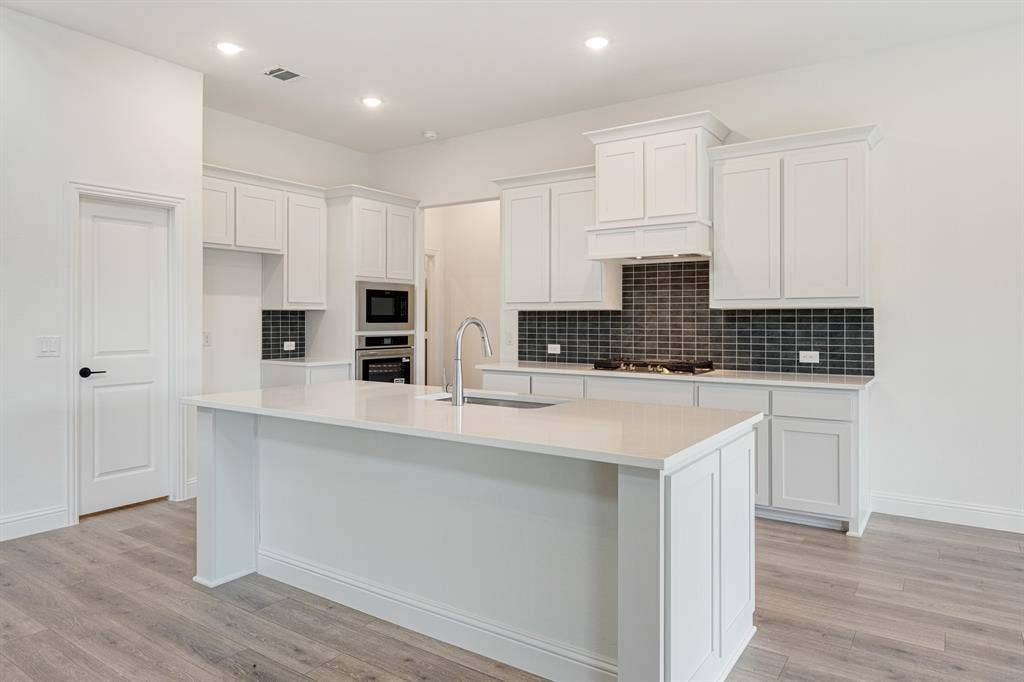 208 Sweetwater Drive, Commerce, TX 75428 208 Sweetwater Drive, Commerce, TX 75428