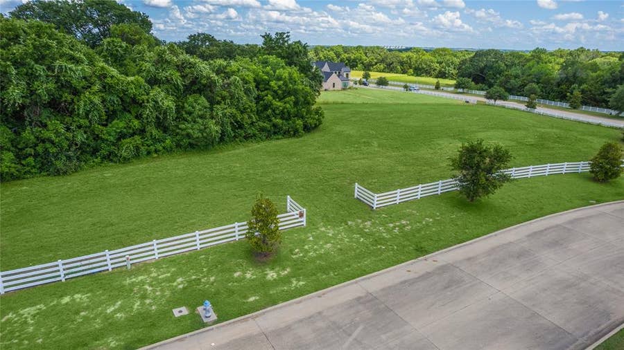 Property photo for 636 East Berkeley Circle, Sunnyvale, TX