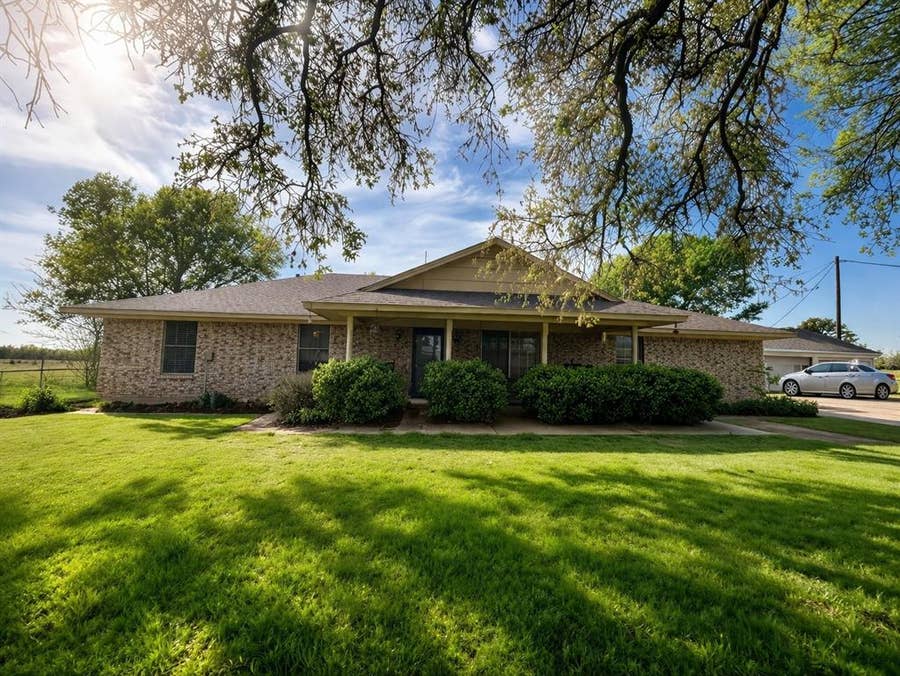 Property photo for 13671 County Road 2143, Kemp, TX