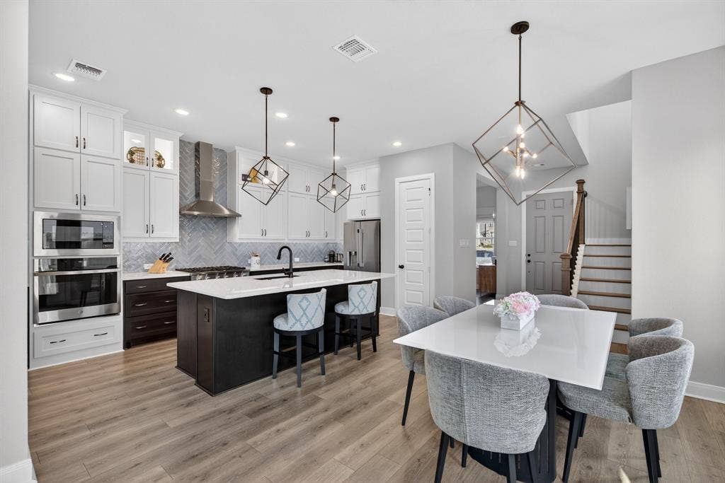 1414 Roundup Way, Argyle, TX 76226 Light and bright!