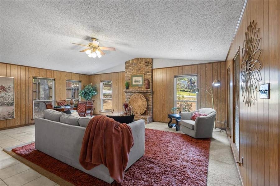 Property photo for 207 Grass Knoll Drive, Hideaway, TX