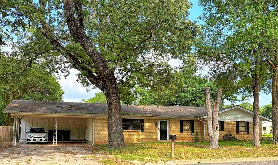 Property photo for 905 Bunny Rabbit Road, Athens, TX