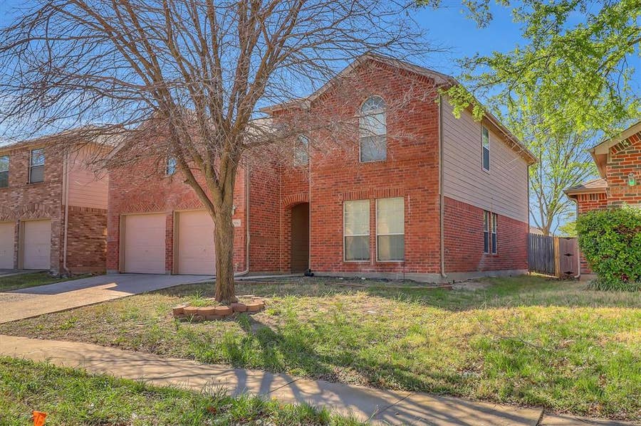Property photo for 2045 Hanakoa Falls Drive, Anna, TX