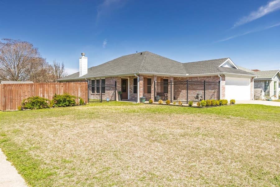 Property photo for 108 RED CLOUD Drive, Greenville, TX