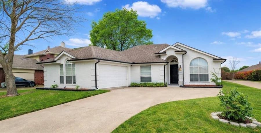 Property photo for 1811 Country Walk Lane, Wylie, TX