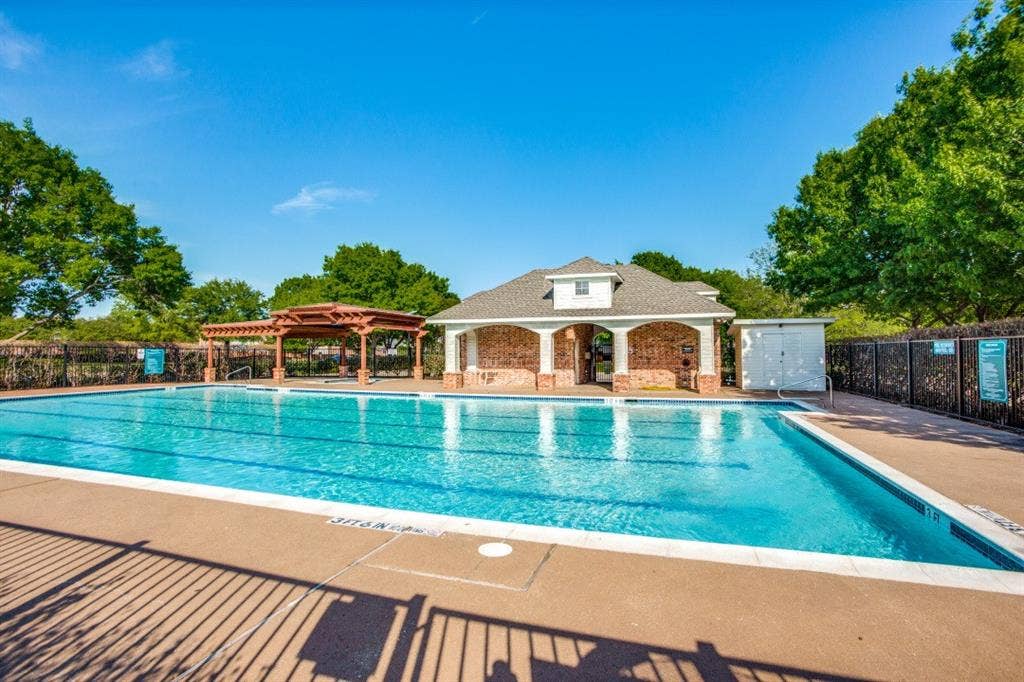 4405 Courtney Lane, Richardson, TX 75082 Community Pool