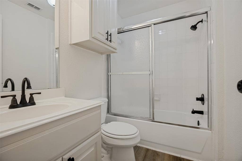 4405 Courtney Lane, Richardson, TX 75082 Full, Hall Bath upstairs