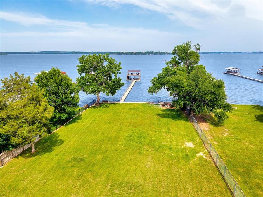 Property photo for 216 N Broadway Road, Azle, TX