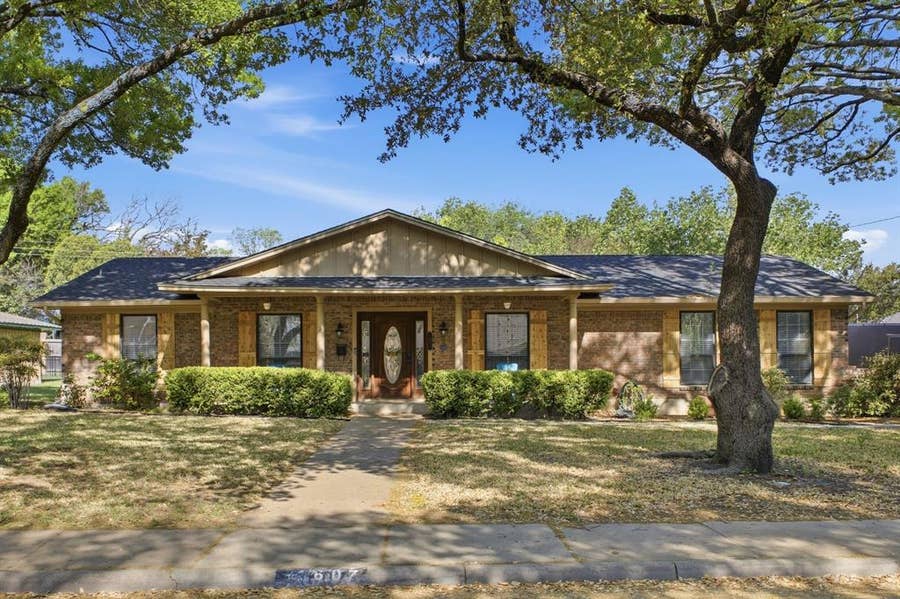 Property photo for 1607 Little Creek Drive, Waxahachie, TX