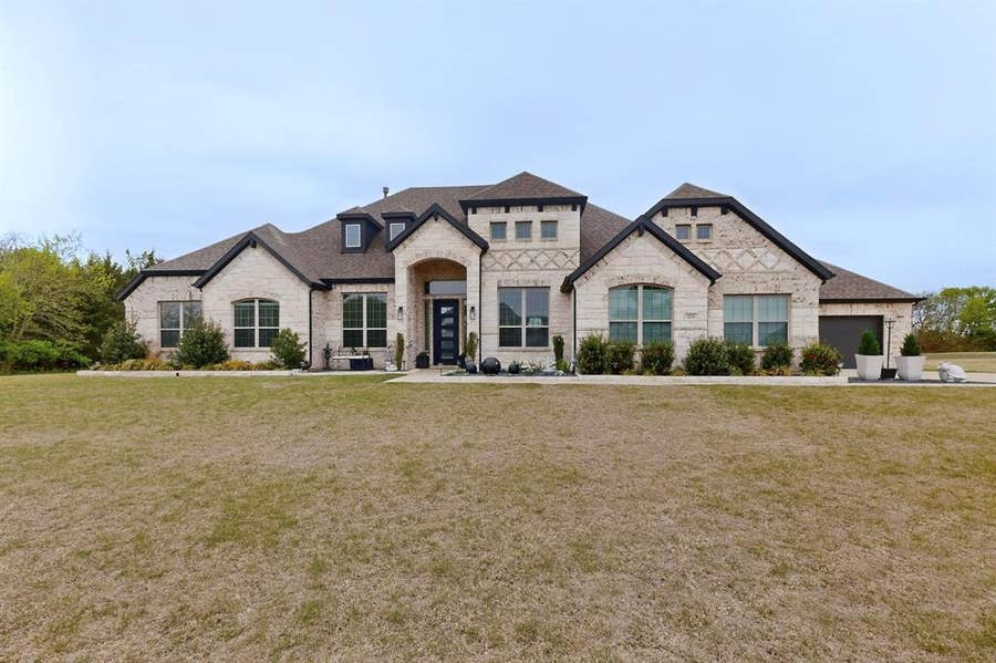 Property photo for 324 Ledstone Court, Rockwall, TX