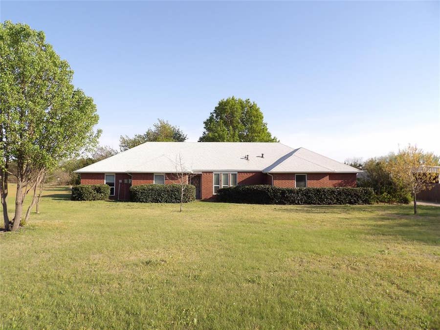 Property photo for 1169 Maree Drive, Waxahachie, TX