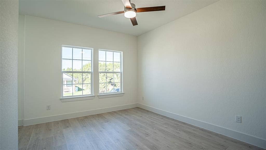 5634 Barkridge Drive, Granbury, TX 76048