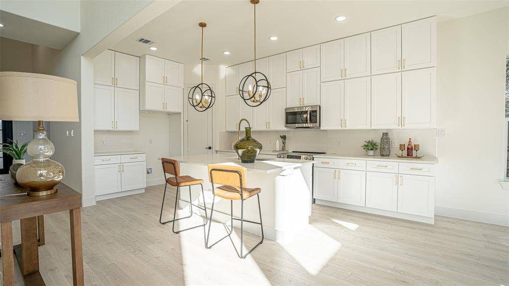 5634 Barkridge Drive, Granbury, TX 76048
