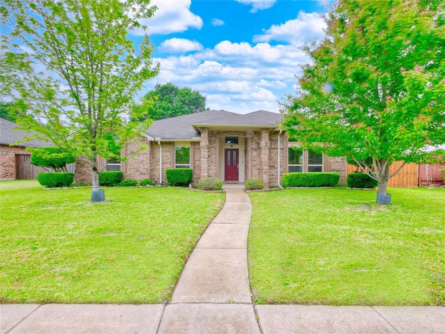 Property photo for 269 E Ridgegate Drive, Garland, TX